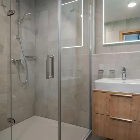 Dasus Luxury * Tále